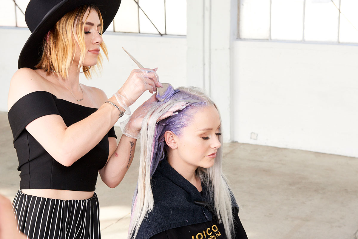 Larisa Love coloring models hair
