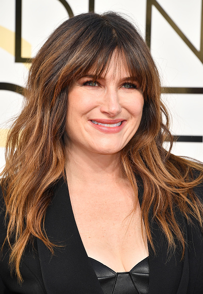 Kathryn Hahn hair color and cut at the golden globe awards