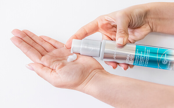 HydraSplash-styler-in-hand-eu